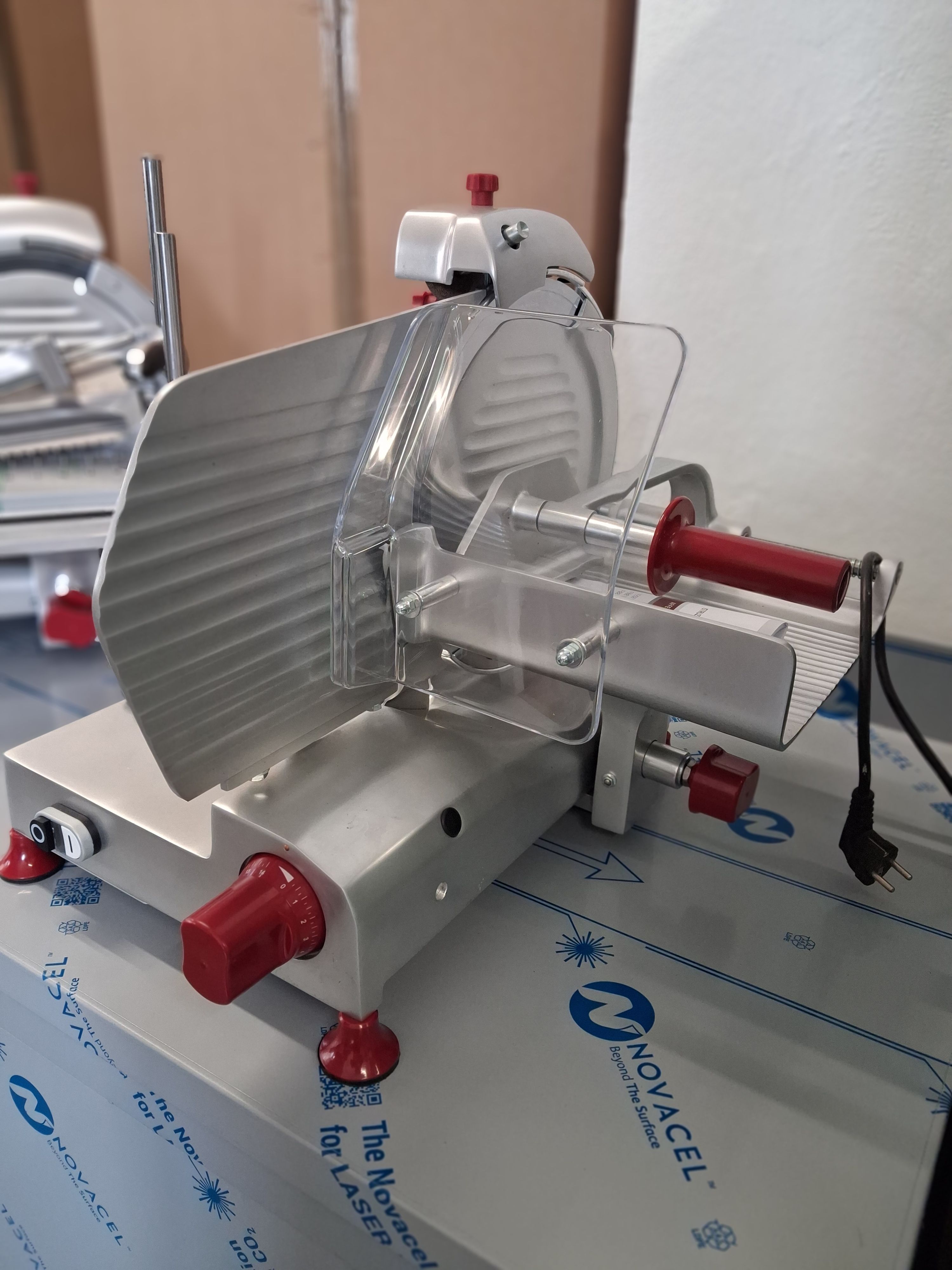 Affettatrice Verticale Ristomania FAC F 300 TCV-R — Taglio Carne Professionale CE