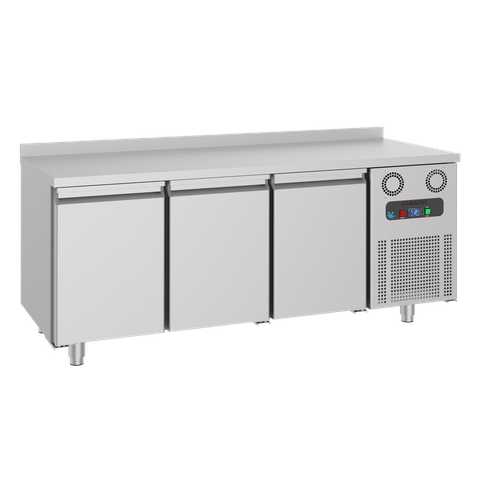 Tavolo Refrigerato Giavazzi CGN3-R290-EF — Freschezza e Affidabilità Professionale